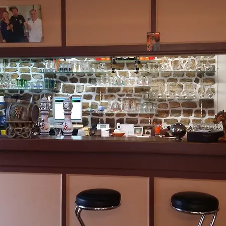 Les Closeaux Phil 3* 모르탱