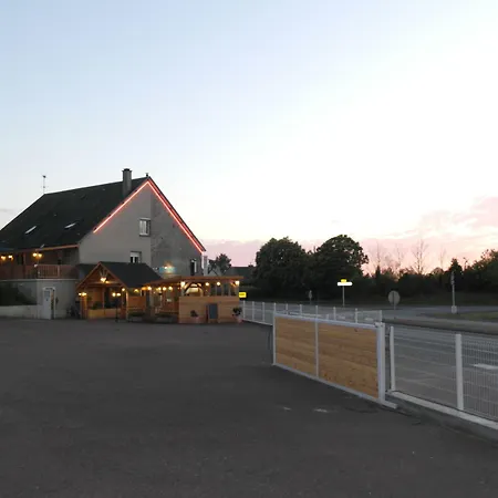 فندق Les Closeaux Phil former Sunan airport